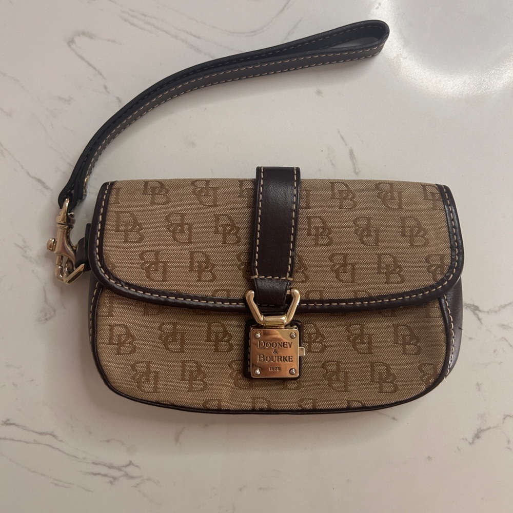 Dooney & Bourke Vintage 1978 Logo Signature Wristlet- EUC